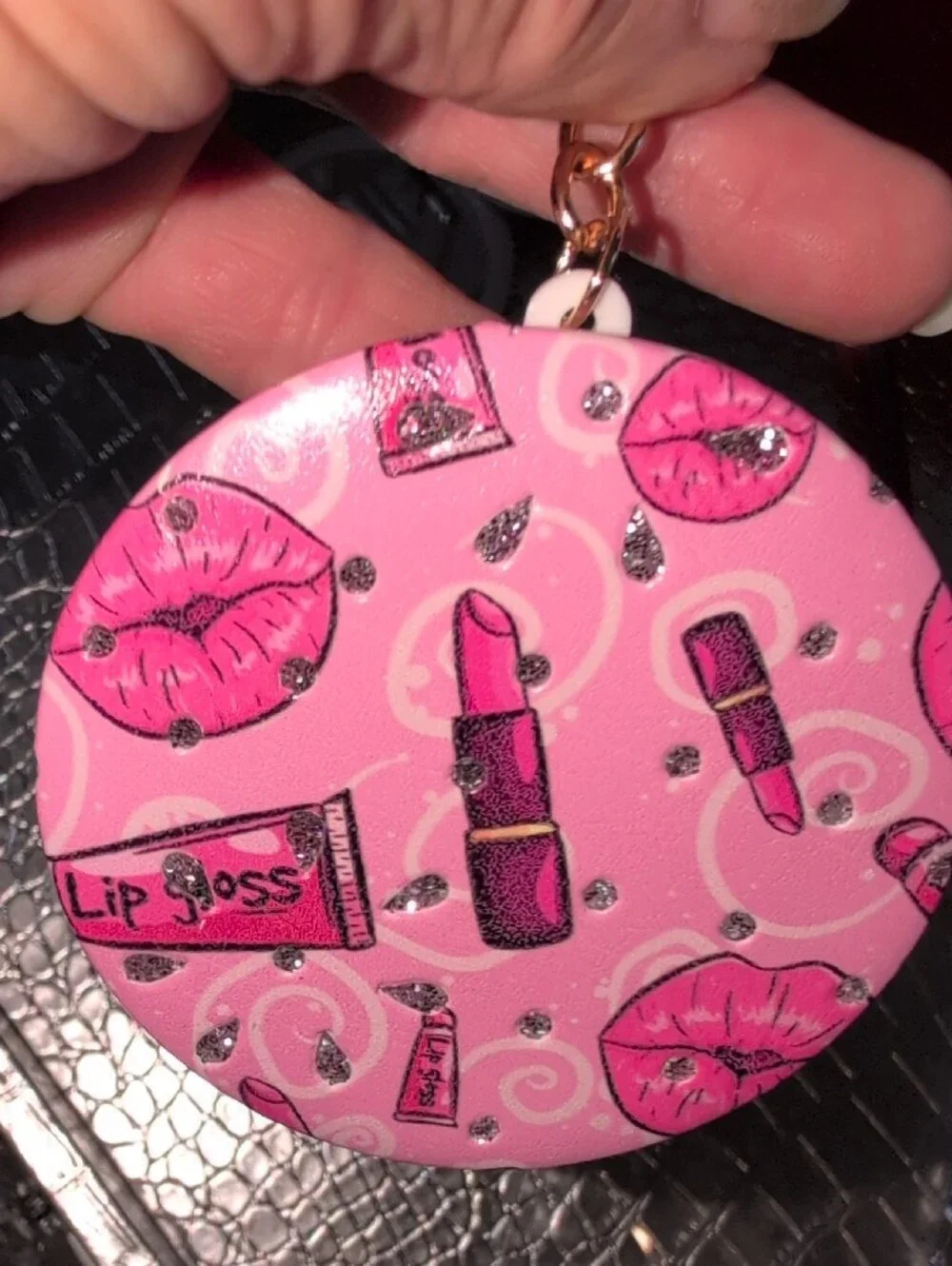 Pink Lipstick Pattern Compact Mirror Keychain - Picture 6 of 6